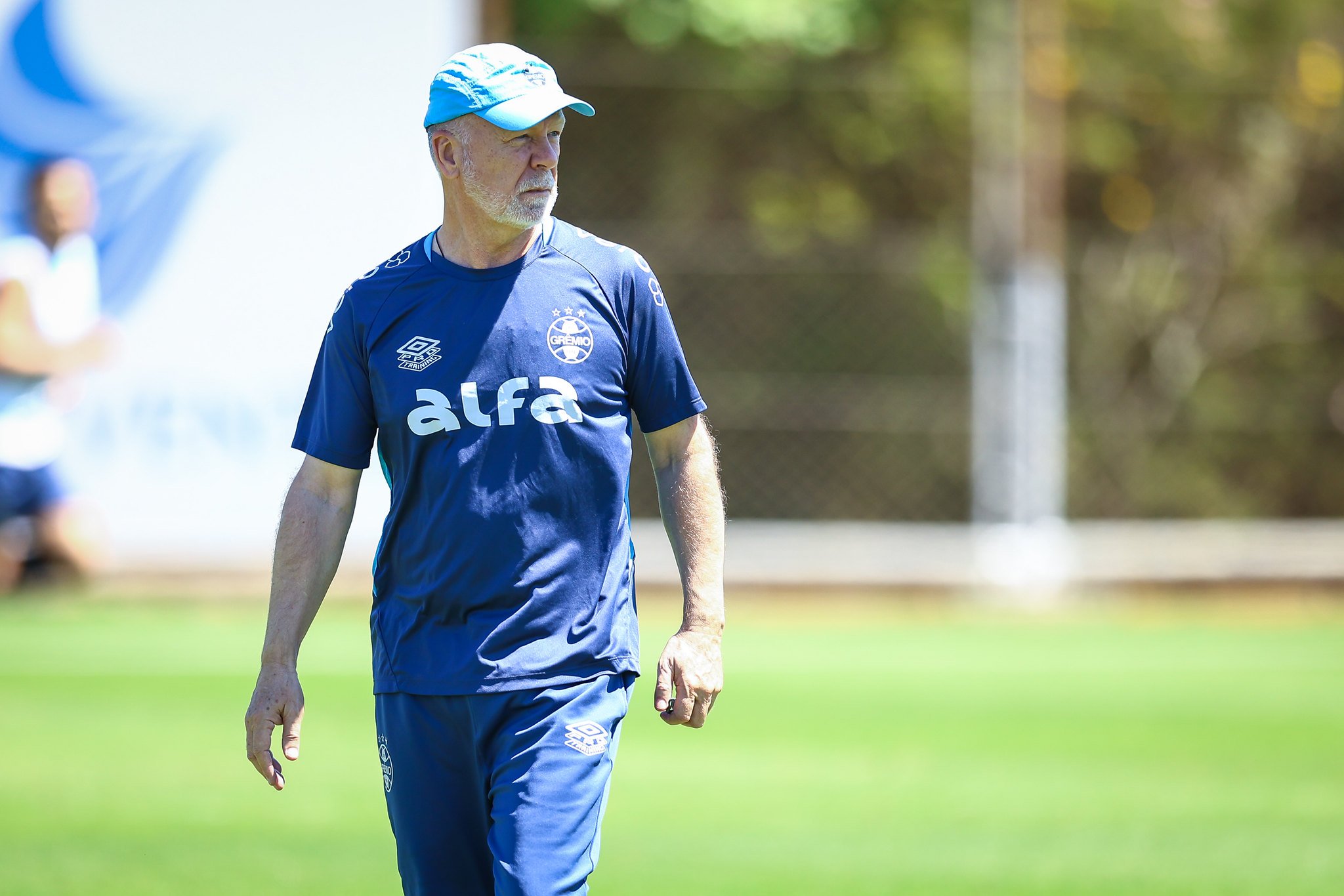 Mano Menezes