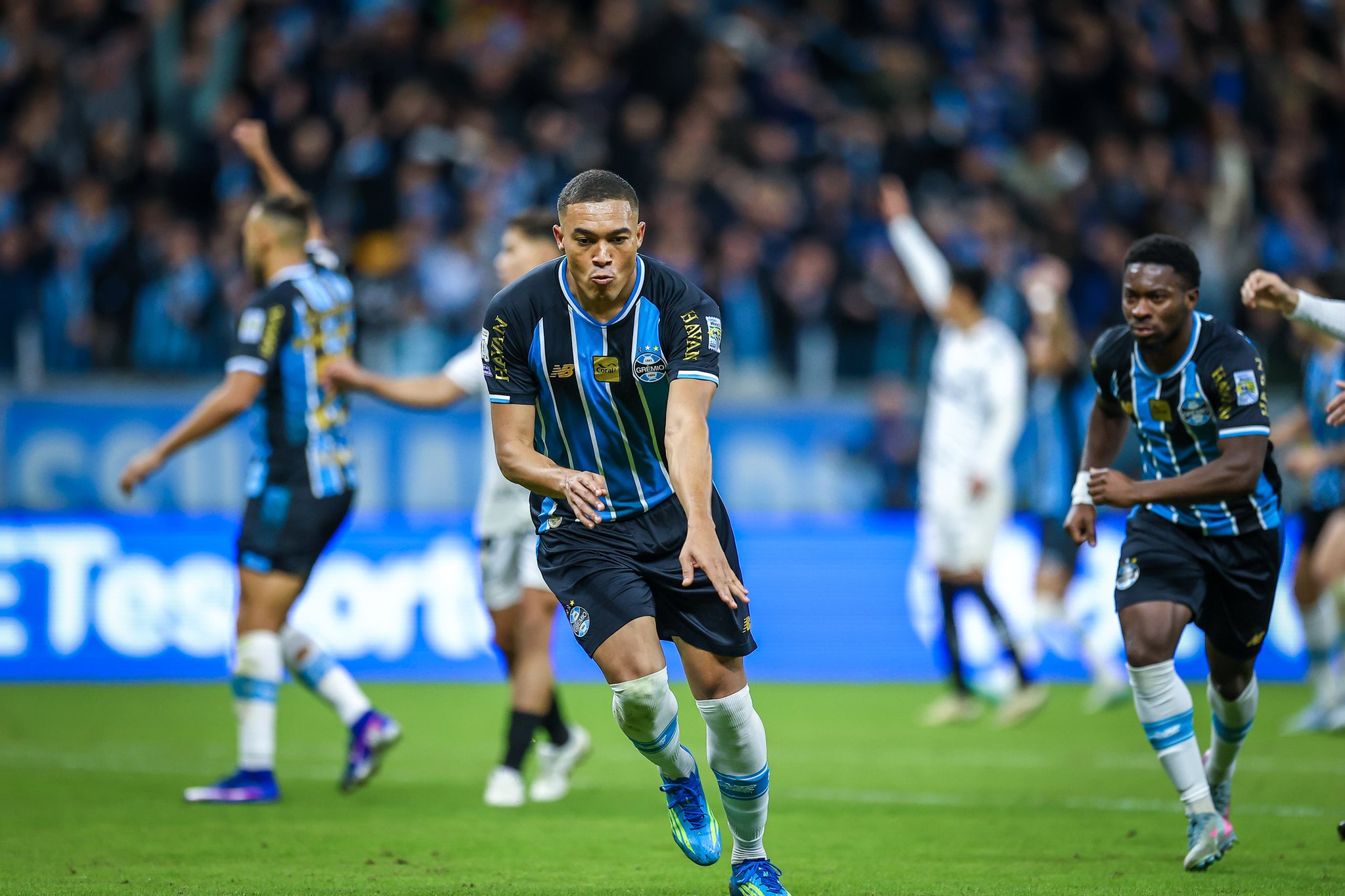 Carlos Vinícius - Grêmio
