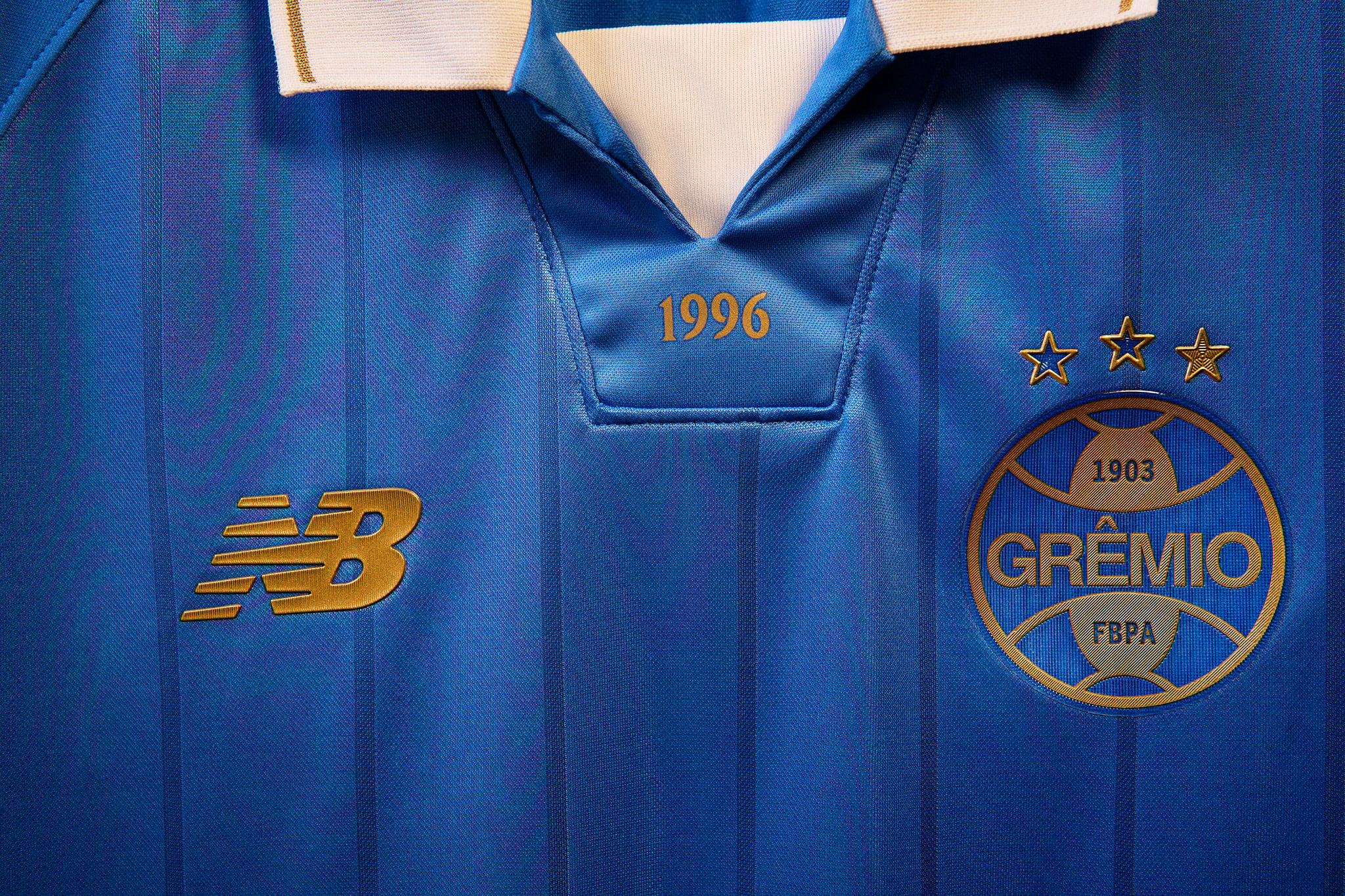 Grêmio lança terceira camisa para temporada 2026
