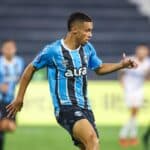 Atacante Alysson em lance do jogo do Grêmio contra o Atlético Grau, no Peru, pela Copa Sul-Americana 2025