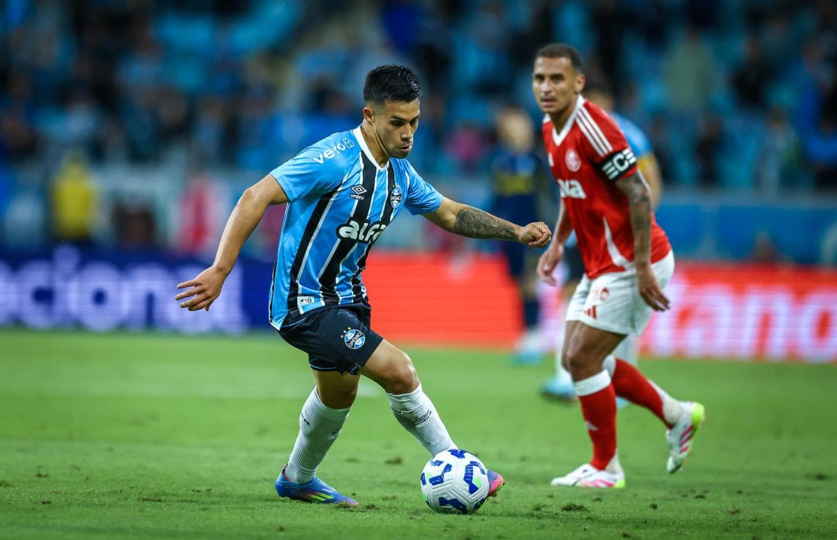 Aravena pelo Grêmio