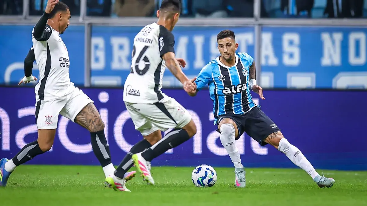 Cristian Olivera em jogo do Grêmio