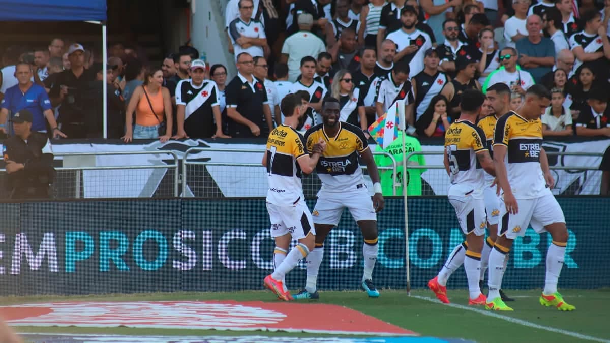 Adversário do Grêmio, Criciúma goleia o Vasco