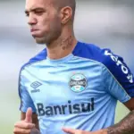 Diego Tardelli em treino do Grêmio em 2019