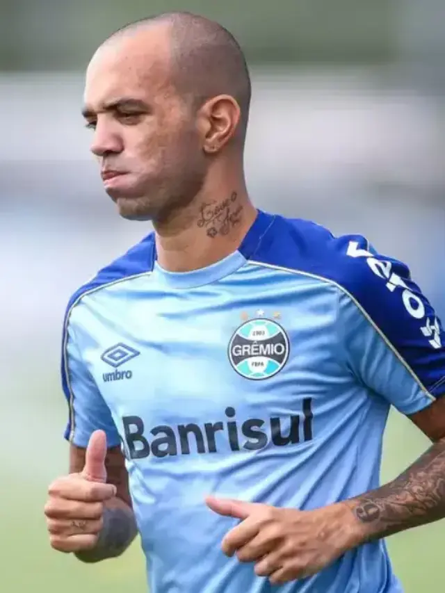 Diego Tardelli conta bastidores de passagem apagada pelo Grêmio