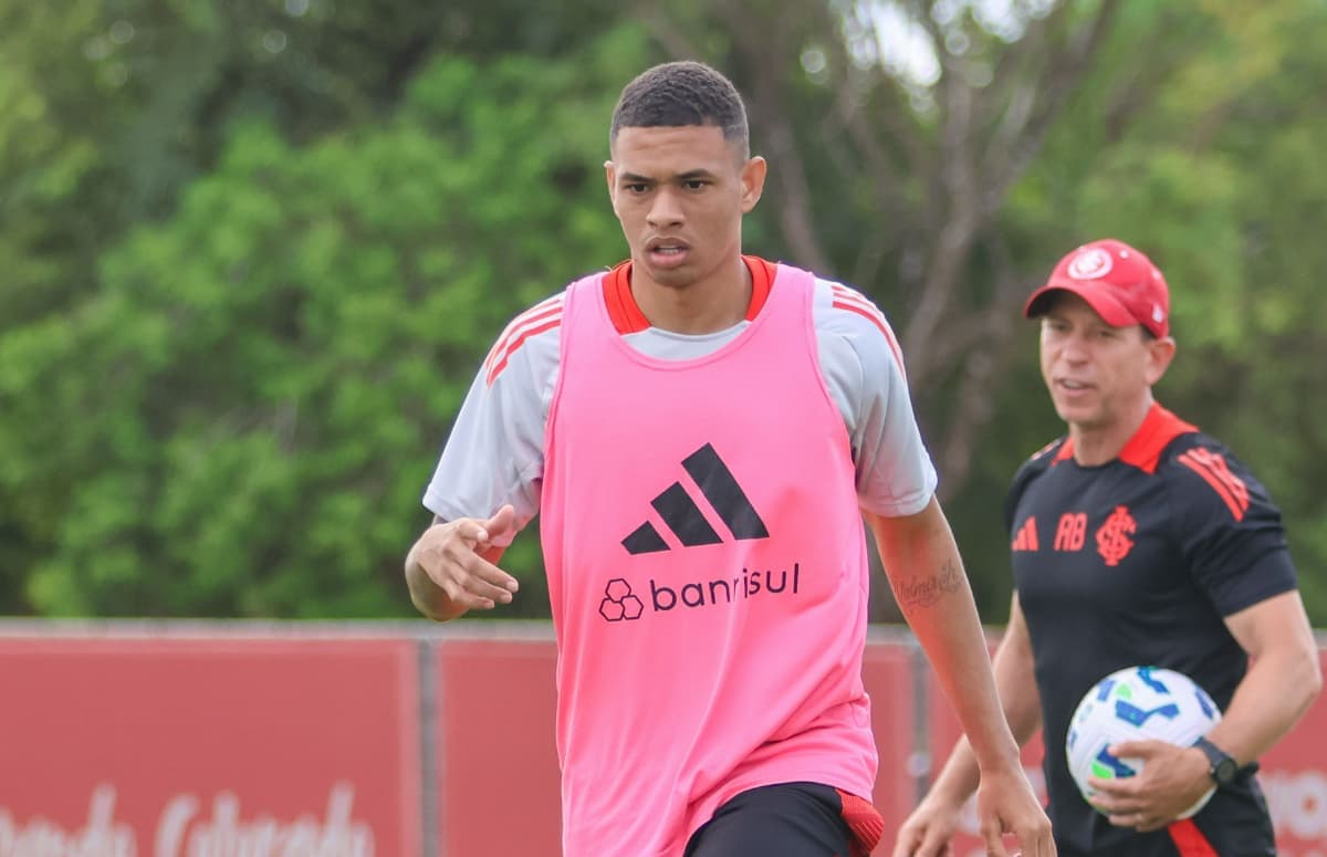 Diego Rosa, ex-Grêmio, no Inter