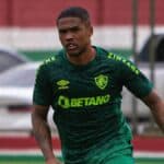Douglas Costa pelo Fluminense