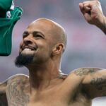 Felipe Melo comemora classificação