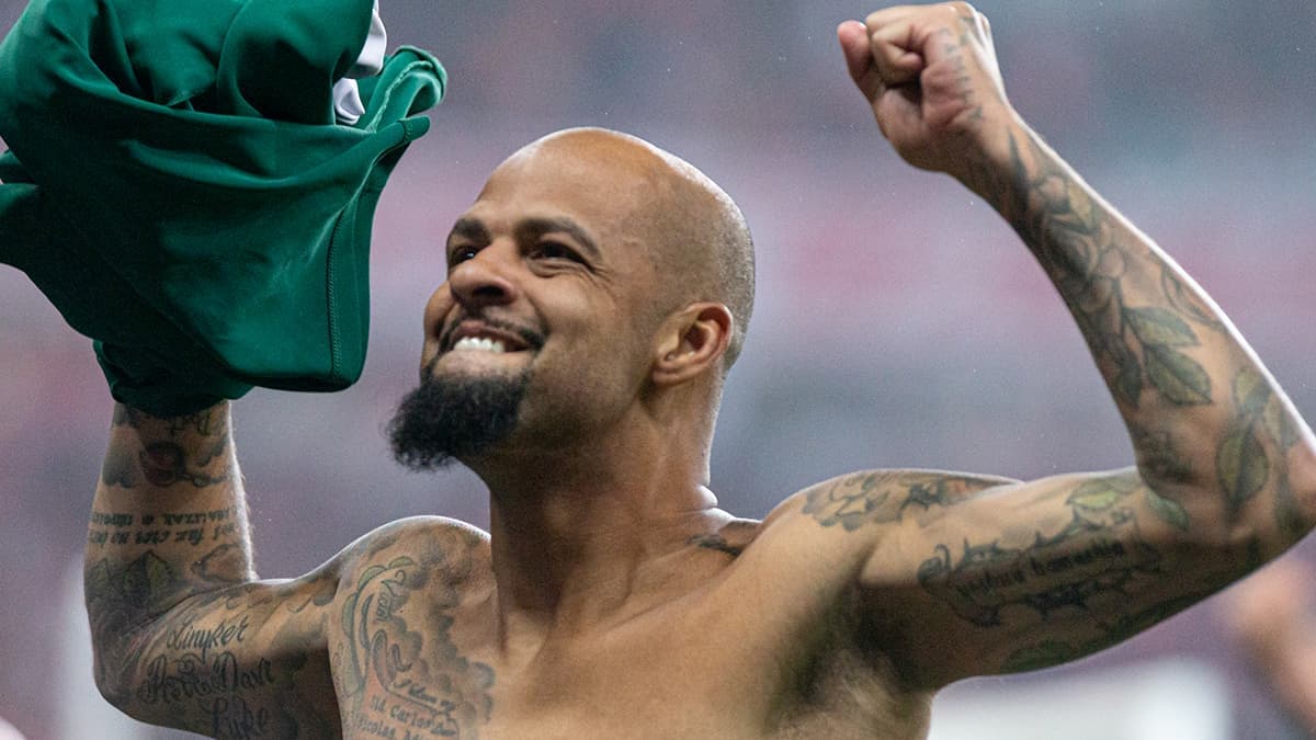 Felipe Melo comemora classificação