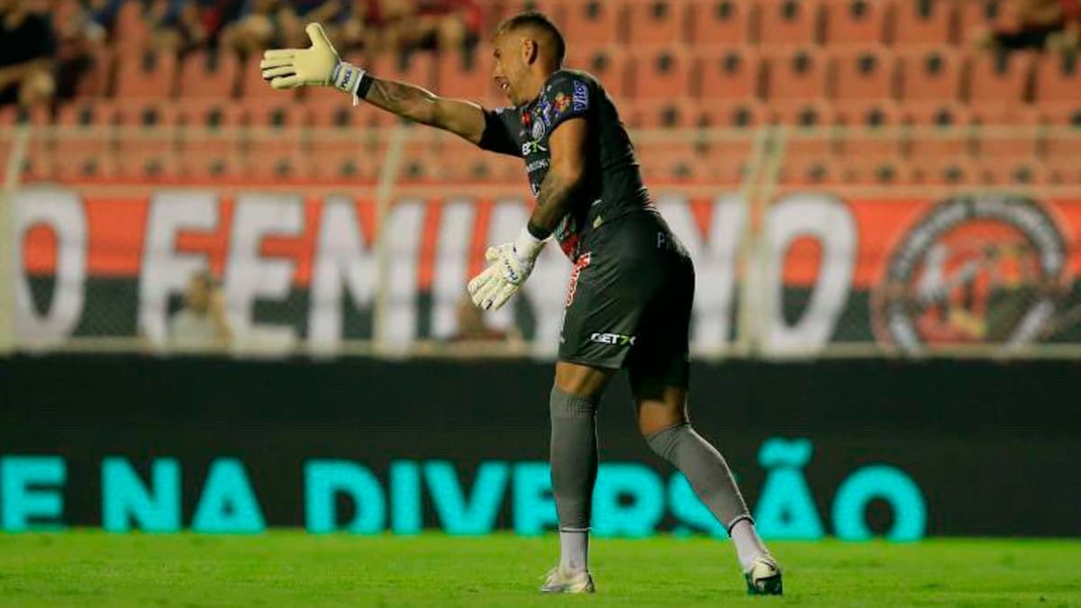 Goleiro do Operário, adversário do Grêmio