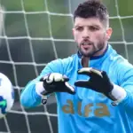 Goleiro Tiago Volpi em treino do Grêmio no CT Luiz Carvalho, em Porto Alegre