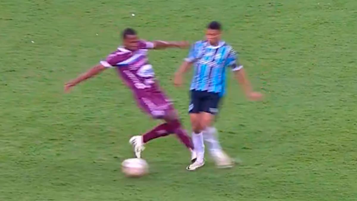 Gustavo Nunes pelo Grêmio