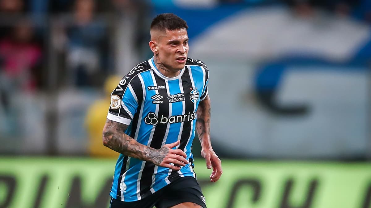 Iturbe em jogo do Grêmio