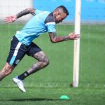 Luan em treino do Grêmio