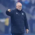 Técnico Mano Menezes em jogo do Grêmio contra o Corinthians