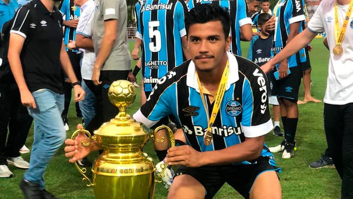 Grêmio pede o retorno de dois atletas emprestados ao Caxias