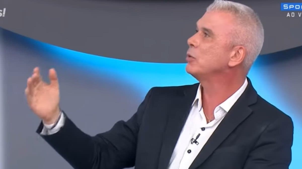 Comentarista Maurício Saraiva