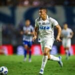 Monsalve em lance do jogo contra o CSA, pela Copa do Brasil, no estádio Rei Pelé