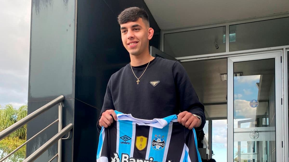 Jovem ex-Riograndense assina contrato com o Grêmio