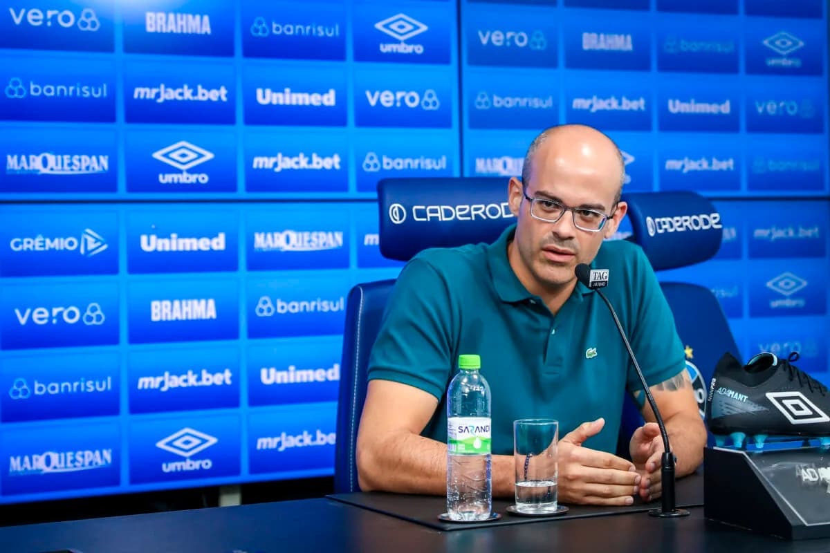 Caleffi se pronuncia após deixar o Grêmio e elogia Renato: 