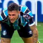 Pavón lesionado no Grêmio