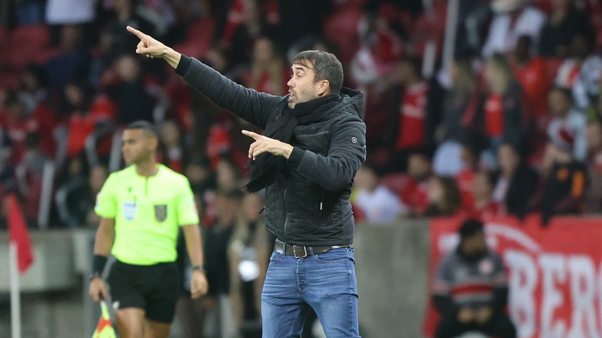 Técnico Eduardo Coudet, do Inter
