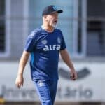 Mano Menezes em treino do Grêmio