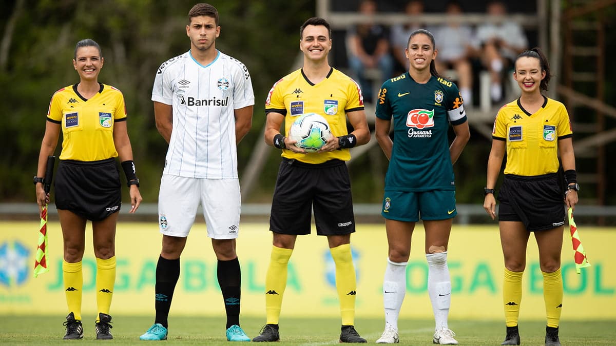 Time Masculino Sub 16 Do Gremio Goleia Selecao Brasileira Feminina Em Amistoso