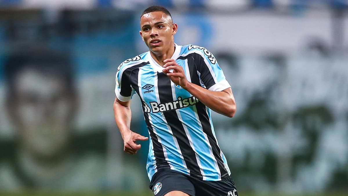 Lateral da base é a novidade entre os relacionados do Grêmio para