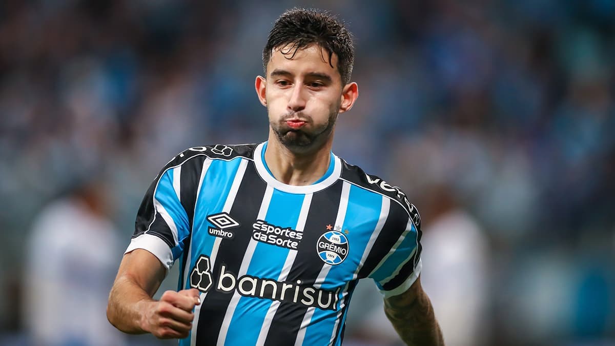 Atacante revelado pelo Grêmio só perde para Messi em camisas vendidas nos  EUA