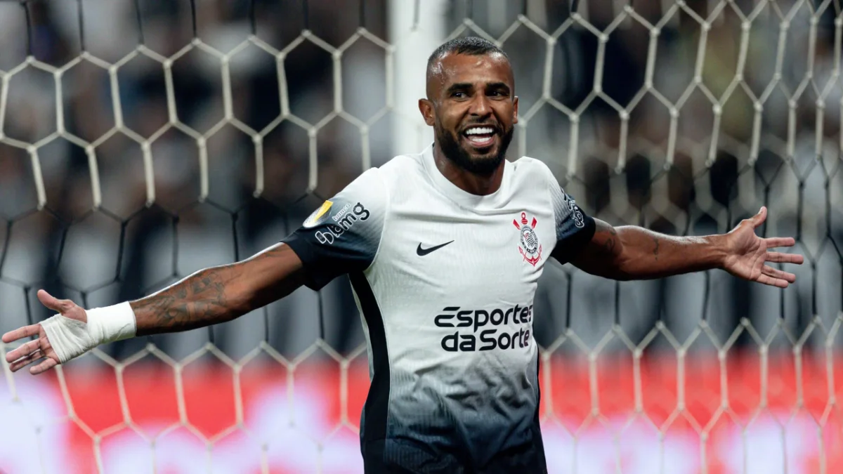 Volante Alex Santana, do Corinthians, no radar do Grêmio