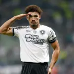 Zagueiro Adryelson, ex-Botafogo, interessa ao Grêmio