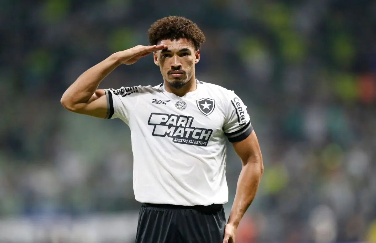 Grêmio abre negociações por zagueiro ex-Botafogo