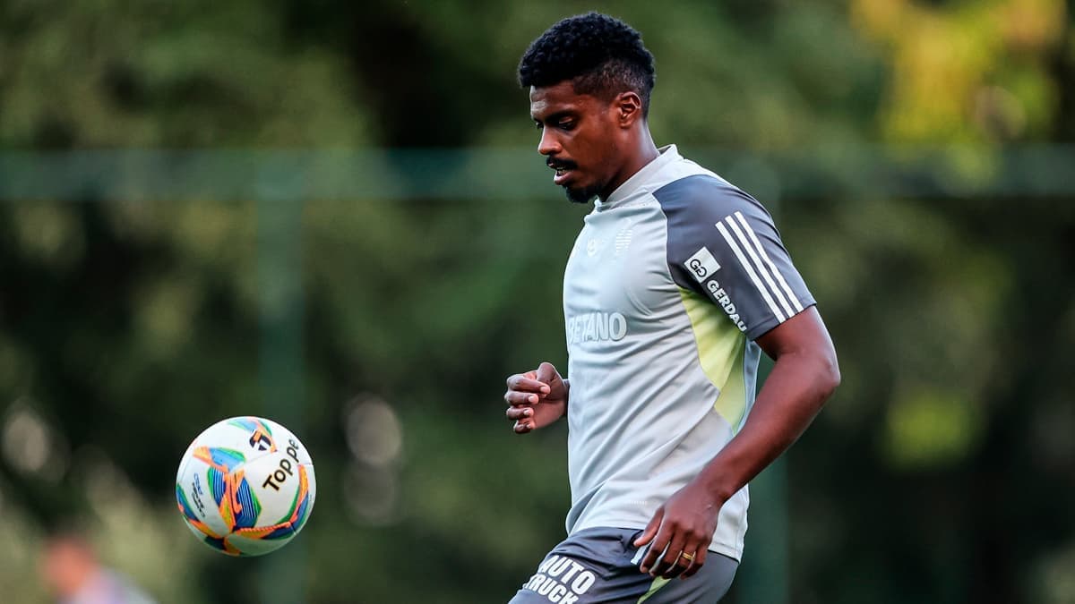 Zagueiro Jemerson, alvo do Grêmio