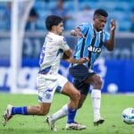 Zagueiro Jemerson em lance de Grêmio x Godoy Cruz, na Arena, pela Sul-Americana 2025